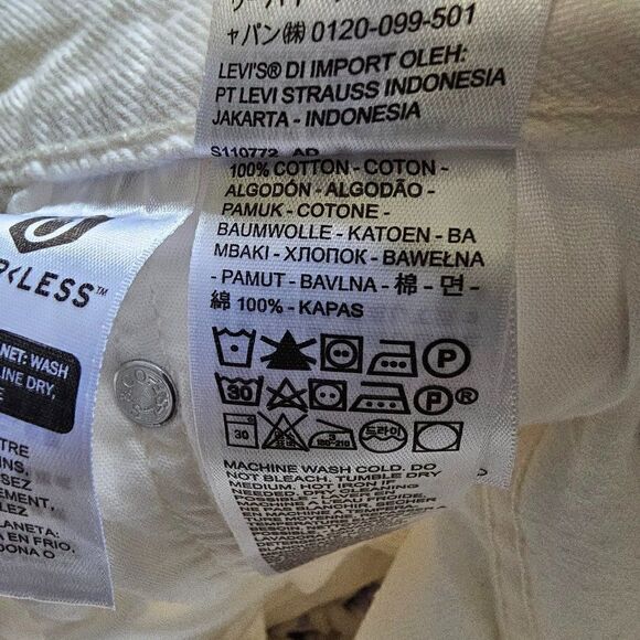 NWT LEVI'S PREMUIM WHITE RAW HEM DESTROYED SHORTS SIZE 31 WOMENS - Picture 12 of 13